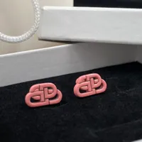 Projektantka biżuteria Kobiety kolczyki Kolczyki Nowa unikalna marka Brand B Letters Wiselant z logo błyszczącego niekłasnego żyrandola kolczyki BBE2-01