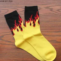 Kırmızı Sarı Alev Mürettebatı Çoraplar Yaşam benzeri Ateş Çoraplar Erkek Hip Hop Tasarım Klasik Sokak Kaykay Pamuk Uzun UNISEX SOCKS203O