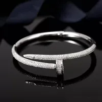 Bracelets de mariage Femme Man Homme 18 km bracelet manchette plaqué d'or Bracelet à ongles en diamant complet Bijoux d'amour pour la Saint-Valentin Gift Brand Brand Designer Bangle Original Logo