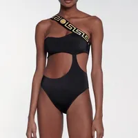 Nouveau maillot de bain marque de la marque de bikini femme en bikini et mignon de maillot de bain noir mignon natation des vêtements sexy
