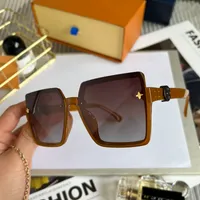 Tasarımcı Güneş Gözlüğü Lüks Square Sunglasses Marka Giyim Konforlu Çevrimiçi Ünlü Moda Gözlük Modeli