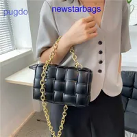 Bottegs Brick Cassette shoulder bag hands Venets online shop Personalized woven small square chain messenger ACN6 PKS8
