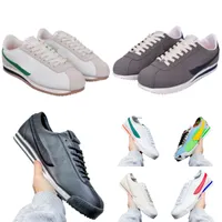 Sandals Lace Up Running Shoes Non Slip Bottom Designer Shoes Fashion Sneakers For Men And Women Comfortable Sports Shoes Outdoor 5A Leather Black White Gold Letter