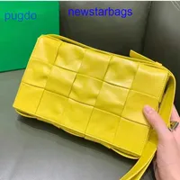 Bottegs Brick Cassette shoulder bag hands Venets online shop 2023 early autumn new oil wax leather woven sma SCL3 X4DY