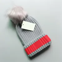Kadın Tasarımcı Kış Çizgili Beanie Ebeveyn Çocuk Çocuk Şapka Pompomlar Kadın Yumuşak Streç Kablo Örme Kaşmir Şapkalar Kadın Sıcak SKU233S