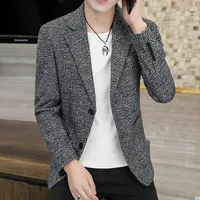 Męskie garnitury Blazers Mężczyznę Blazer Slim Fit 2023 Wiosenny jesienny garnitur Koreańska swobodna moda z długimi rękawem kurtka