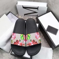 С дизайнером коробки женские сандалии герани виниловые плоские тапочки с твердым цветом Summer Beach Men's Slids MQJT