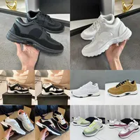 Designer Women Calfskin Shoes Allenatori vintage Sneaker riflettenti Piattaforma in pelle Fashion Platform Lace-up Sneaker per leisure
