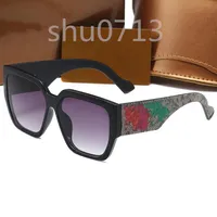 Designer Sunglass Women Eyeglasses Outdoor Shades PC Frame Fashion Classic Lady Sun glasses Mirrors for Womens Luxury Sunglasses 1251r