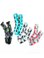 رجال النساء عيد الميلاد نبات القيقب الورقة الحداثة ملونة تزلج التزلج القطن harajuku hiphop socks sox inocied ins