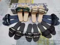 2023luxury Tasarımcı Kadınlar İçin Torlups Sandalet Odunlu Düz Mules Slaytlar Kadın Tuval Kare Toe Dantel Nakış Yılan Yaz Sandal Moda Plaj Ayakkabıları Açık Ev