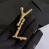 Spiral Stria Mektubu Şekline Gümüş Kaplama Tasarımcı Broş Eski Efekt Takım Pin Pinler Cjeweler Giyim Elbise Gömlek Erkekler Broşlar Lüks Takı Basit ZB042 E23