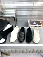 2023 Nieuwe dames fluwelen loafer schoenen nieuwe kleurontwerper lefu schoenen snel verzending goede kwaliteit prijs mooie speciale aanbieding