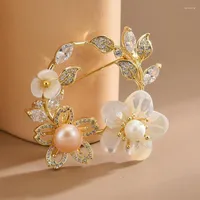 Brooches High-grade Shell Flower Luxury Korean Style Brooch On Clothing Freshwater Pearl Zirconia For Women Accessories