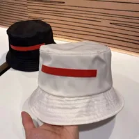 럭셔리 여름 패션 디자이너 버킷 모자 고급 간단한 레저 남성과 여성 어부 모자 고품질 쉐이딩 3 색은 매우 좋습니다.