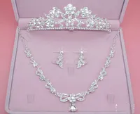 Beautiful Bridal Jewelry Set Three Piece Crown Earring Necklace Jewelry Bling Bling Wedding Accessories Cheap Ladies Party Ac8120046