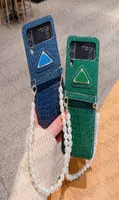 Crocodile Pattern Phone Cases For Samsung Galaxy Z Flip 3 Leather Cover Case Luxury Pearl Chain Wristband Women For Samsung Galaxy2438965