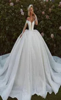 2021 Luxury Arabic Style Off the Shoulder Wedding Dress Lace Appliques Sequined Bridal Gowns Saudi Dubai Plus Size vestido de novi5990619