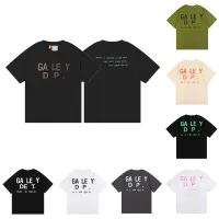 Galeri bölümleri erkek tişörtler tees t shirt kadın tasarımcı 2023 pamuk üstleri adamın gündelik gömlek lüks giyim sokak şort kol giysileri