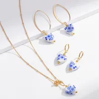 Pendant Necklaces Vintage Peach Heart Natural Pure Blue And White Porcelain Pearl Necklace Copper Gold Plated Party Clavicle Chain Women