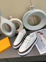 Zaman Aşağı Kadın Spor Ayakkabıları Seyahat Ayakkabı Deri Dikiş Sneaker Fashion Lady Düz Tasarımcı Eğitmenleri Mektuplar Kadın Ayakkabı Platformu Erkek Spor Salonu Spor Sabahları