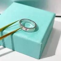 2022 Luxurys Fashion Designer Paar Ring mit klarer Schrift feine Verarbeitung Voller Persönlichkeit Engagement Juwely Box Gold und 293x