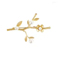 Brooches Exquisite Beautiful Trend High Quality Branches Plum Pearl Copper Zircon Brooch Pin Wedding Dress Jewelry Decoration
