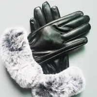 2021 Design Women's Gloves for Winter and Autumn Cashmere Mittens Gloves with Lovely Fur Ball Outdoor sport warm Winter Glove204J