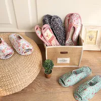 Slippers 1Pair Floral Pastoral Spring Autumn Home Cotton Fabric Female Printed Pattern Colorful Indoor Non-Slip Soft Slipper