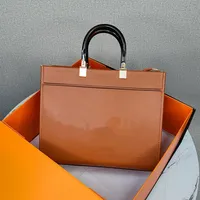 Large capacity women's handbag 2022 women bag retro fashion shoulder bag designer luxury f Tote285G