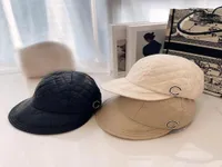 Nouvelle marque Sun Hats Caps de baseball Unisexe Broad Brim Womens Travel Paped Cap Deigners Femmes Bucket Hat Shade Leisure Vacation Ball7284072