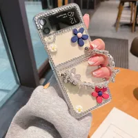 Cell Phone Cases Woman Luxury Bling Rhinestone Phone Case For Samsung Galaxy Z Flip 3 4 5G Clear Hard Cover with Portable Bracelet Z0324