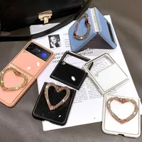 Cell Phone Cases Cute Bling Rhinestone Love Heart Bracket Phone Case For Samsung Galaxy Z Flip 3 5G Women Luxury Back Cover For Z Flip3 Z0324