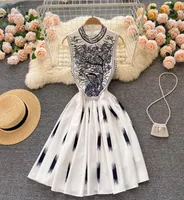 New Fashion Runway Summer Dress Women039s Sleeveless Stand Collar Floral Embroidery Elegant High Waist Zipper Mini Vestidos 2021779166
