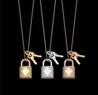 Pendant Necklaces High Quality Designer Classic Luxury V-Letter Double Key Lock Full Diamond Necklace