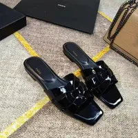 2023 Luxury merkontwerper dames slippers sandalen glijbaan zomer mode zwart rood wit casual luxuury ontwerpers topkwaliteit dames strandplatform schoenen maat 35-42