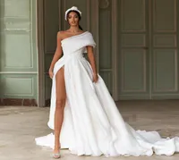 Sexy New Fashion Plus Size Wedding Dresses OneShoulder High Split Appliques Lace Bridal Gowns Sweep Train Organza Wedding Dress V6978425