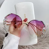 Designer Men's and Women's Beach Couple Sunglasses 20% Off Korean version Rhinestone proof crystal diamond inlaid small fragrance glasses female