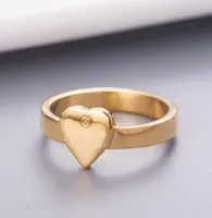 Amor forma de casamento anel de coração para mulheres MultiSize Hip Hop Letters Simples Jewlery Designer Tamanho 7 8 9 Gold Bated Silver Color Punk4455820