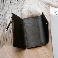 Top New Zipper VICTORINE Emilie Button Women Short Wallets Fashion Shows Exotic Leather Pouch Round Coin Purse Card Holder M62472252L