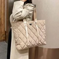 Brand Designer Large Capacity Tote Bags Women's Shoulder Bag 2020 Winter New Big Shopper Bag Handbags High Quality Nylon Purs277T