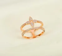 2022 Topkwaliteit S925 Silver Charm Punk Band Ring met diamant- en bloemvorm in roségouden verguld voor vrouwen bruiloft sieraden cadeau6968172