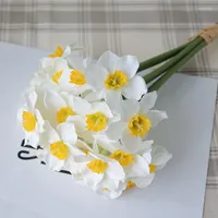 Decorative Flowers Imitation Narcissus Silk Cloth Artificial Flower Bouquet Wedding Ceremony Holding Shooting Props Family Table Decoration