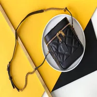 2021 Fashion Women cosmetic bags organizer famous makeup bag travel pouch make up Handbag ladies toiletry purses Chain Shoulder Cr241R