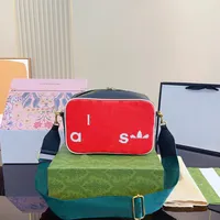 Crossbody kamera väska designer sportväska unisex handväskor mode kvinnor man axel väska koppling handväska kvalitet läder röd grön nylon rem klassisk bokstavstryck