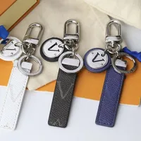 Keychain letter V Brand Designer Mens Luxury Car Keyring Womens Buckle Keychains Handmade Leather Men Women Bags Pendant Accessories Top version