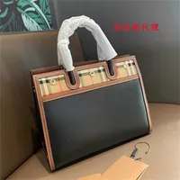 Designer Handbags Burbrerys 2022 New Fashion Color Matching Portable Messenger Dualpurpose Womens Bag yzl A0GM A0GM