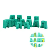 12pcs Set 3D Silicone Chess Cake Moulds Mold For Chocolates Pastries Ice Cream Baking Tools Creative Green Dessert Fondant Mould T333f