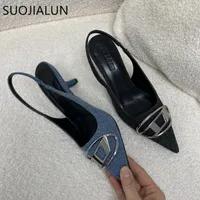 Sandals SUOJIALUN Spring Brand Woman Slingback Shoes Fashion Matal Buckle Ladies Elegant Med Heel Pointed Toe Slip On Sandal Mules 230330