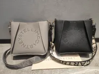 Stella McCartney Crossbody Bag 366 Kadın Cowhide Metal Toka Yüksek Kapasite Gerçek Deri Deli Performanslı Logo Litchi Desen Mektup Omuz Kayışı Tasarımcı Lüks Çantası